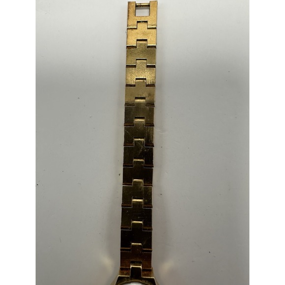 Vintage Timex 1982 Manual Wind Ladies Broken Clasp 18MM 7\